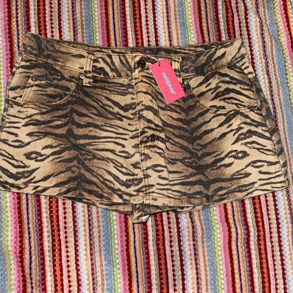 Edikted Brown and Black Jean Shorts with Bold Animal Print - Picture 1 of 2